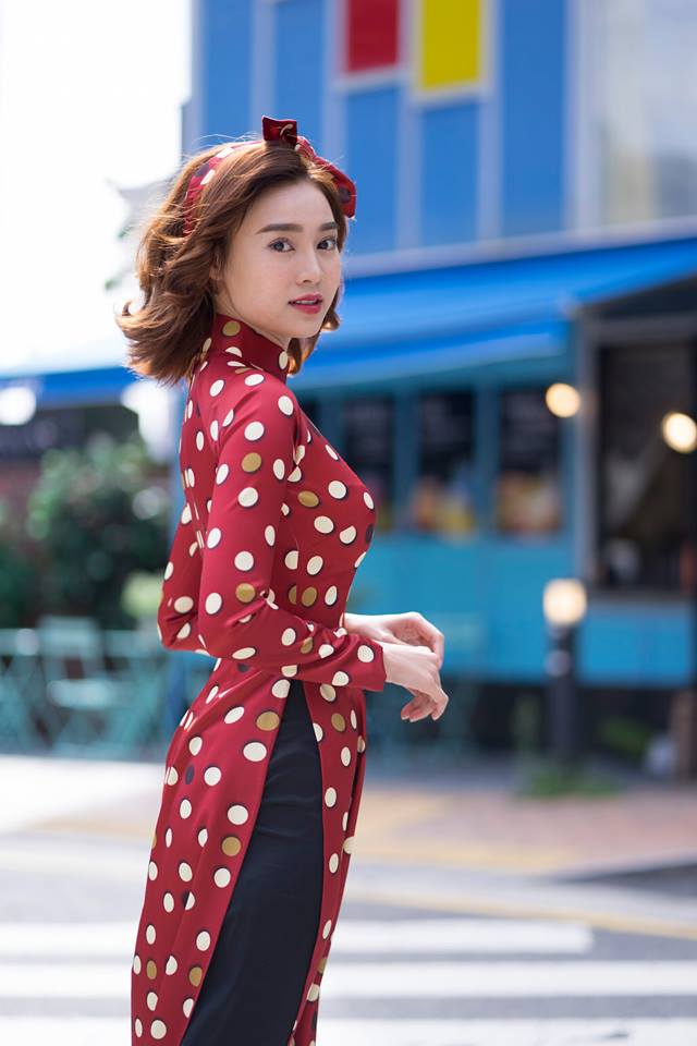 Cô ba Sài Gòn - Chấm bi đỏ